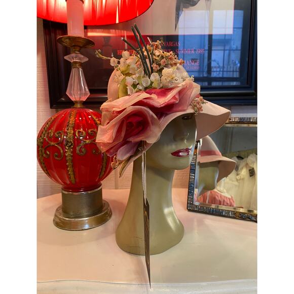 vintage 1970s pink cloche hat flowers roses flapper style 70s does 20s wide brim